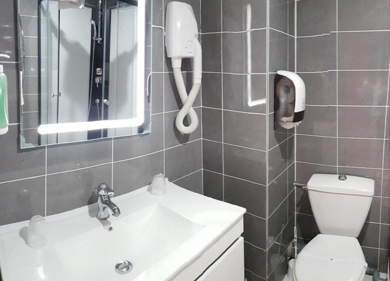 Hotel La Berangere Perouges Bagian luar foto